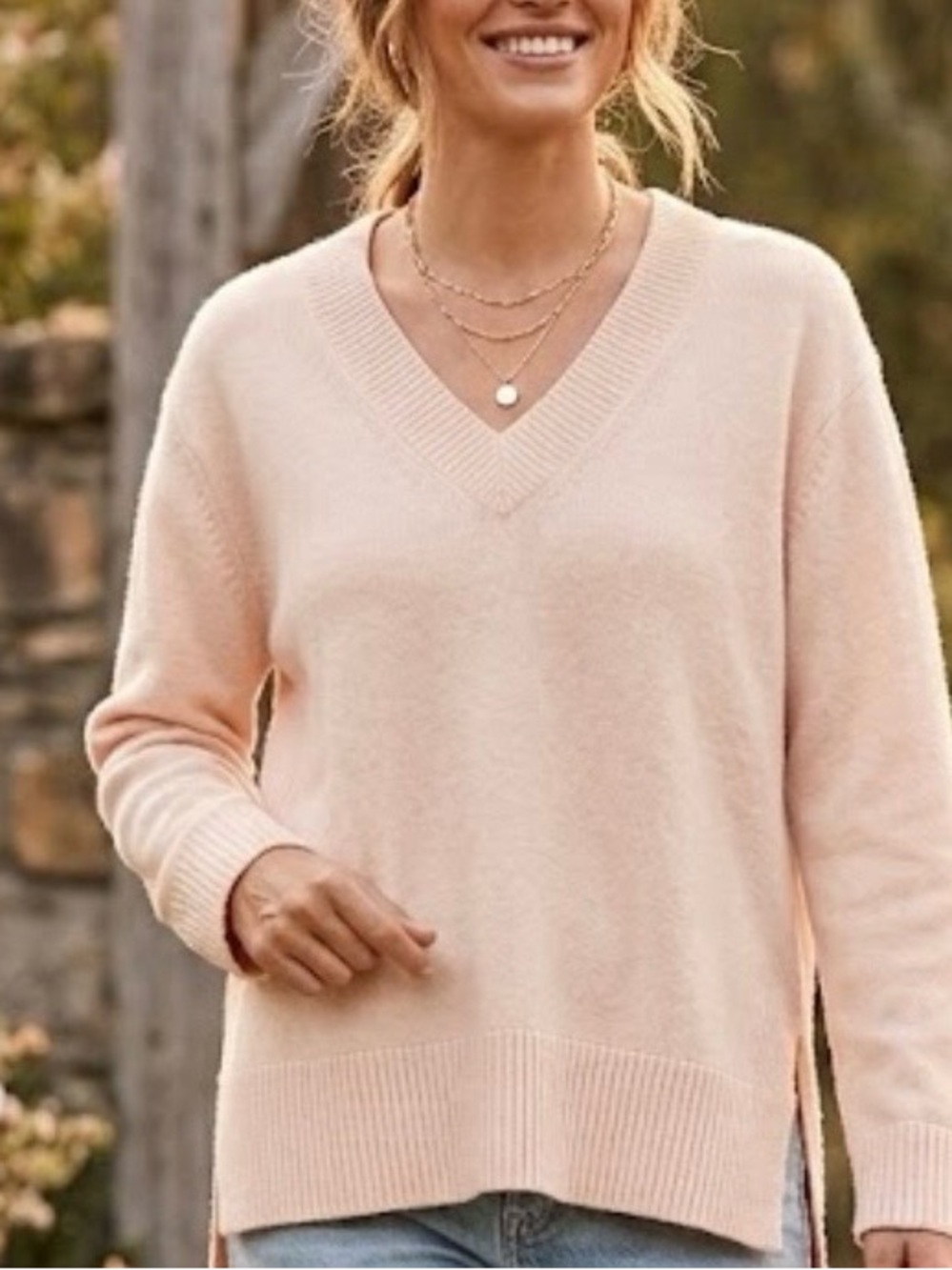 Vince cashmere v-neck sweater side slit ribbed trim blush, light peach small